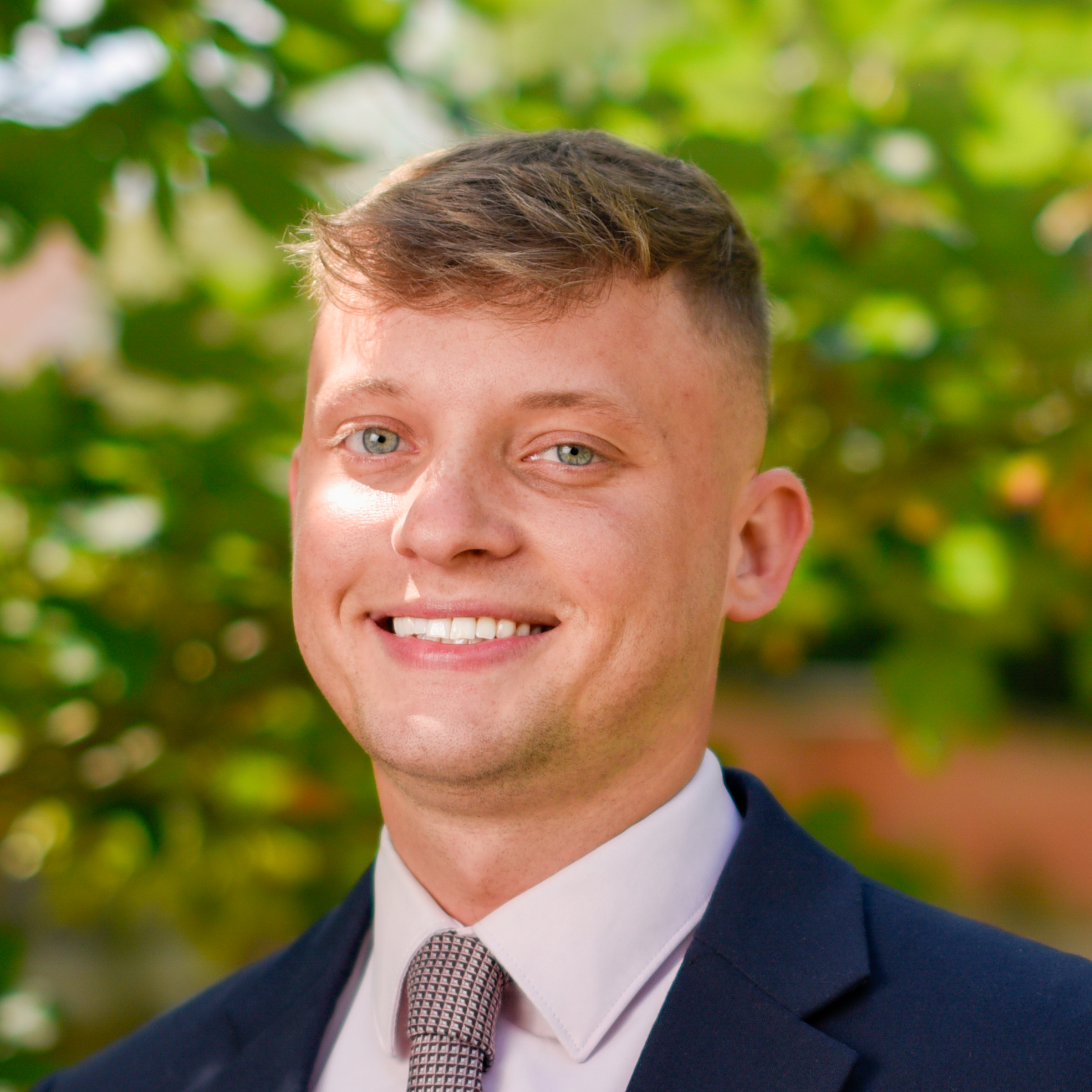 Max Sapsed, Client Service Assistant