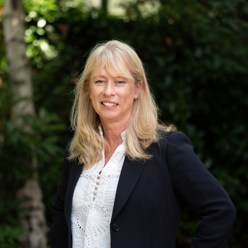 Julia Harris, Operations Manager